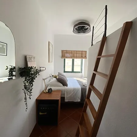 בית הארחה Refugio No16 Ocean Air & Rooftop Flair אלבופיירה